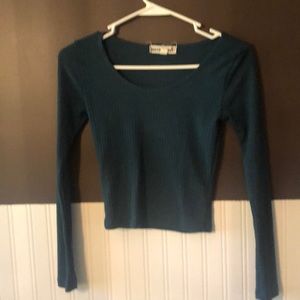 Long sleeved crop top